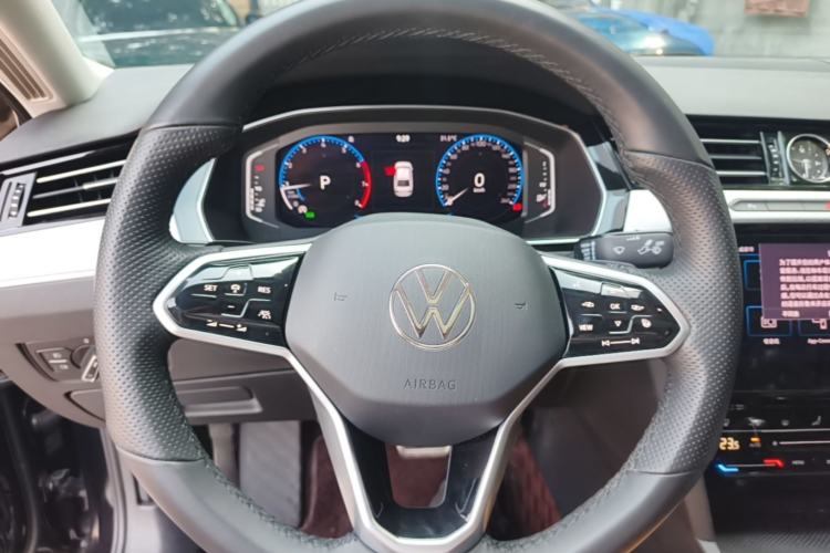 Used Volkswagen Magotan 2023 2 Million Units Commemorative Edition 330TSI DSG Luxury Version Steering Wheel
