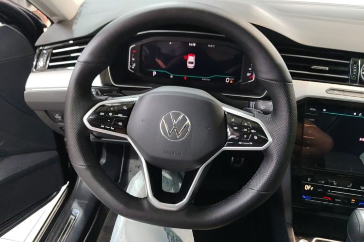 Used Volkswagen Magotan 2023 2 Million Units Commemorative Edition 330TSI DSG Luxury Version Steering Wheel