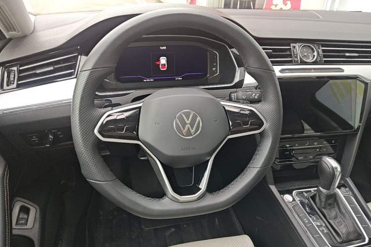 Used Volkswagen Magotan 2023 2 Million Units Commemorative Edition 330TSI DSG Luxury Version Steering Wheel