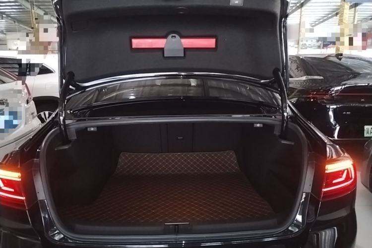 Used Volkswagen Magotan 2023 2 Million Units Commemorative Edition 330TSI DSG Luxury Version Trunk