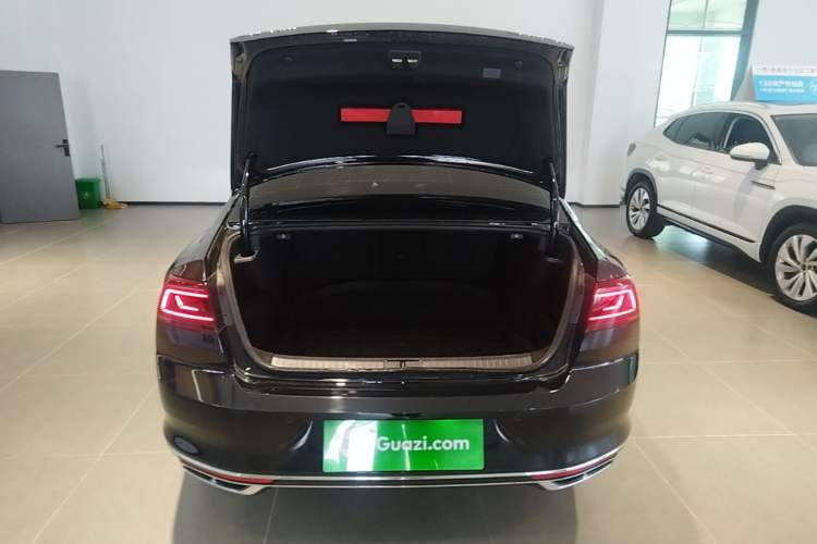 Used Volkswagen Magotan 2023 2 Million Units Commemorative Edition 330TSI DSG Luxury Version Trunk