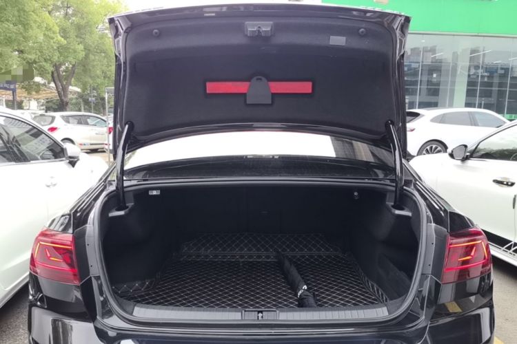 Used Volkswagen Magotan 2023 2 Million Units Limited Edition 330TSI DSG Leading Version Trunk