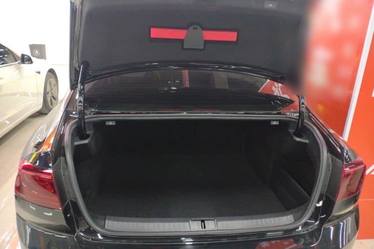 Used Volkswagen Magotan 2023 2 Million Units Commemorative Edition 330TSI DSG Luxury Version Trunk