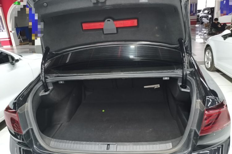 Used Volkswagen Magotan 2023 2 Million Units Commemorative Edition 330TSI DSG Luxury Version Trunk