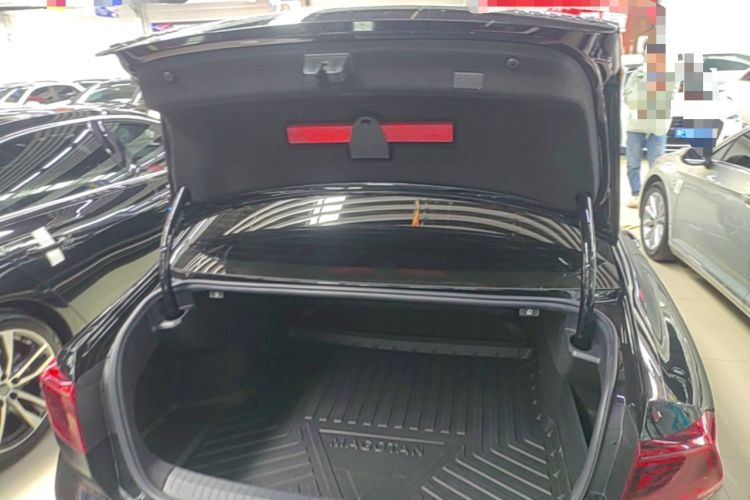 Used Volkswagen Magotan 2023 2 Million Units Limited Edition 330TSI DSG Leading Version Trunk