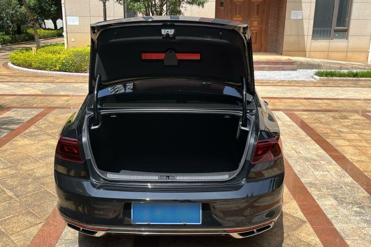 Used Volkswagen Magotan 2023 2 Million Units Commemorative Edition 330TSI DSG Luxury Version Trunk