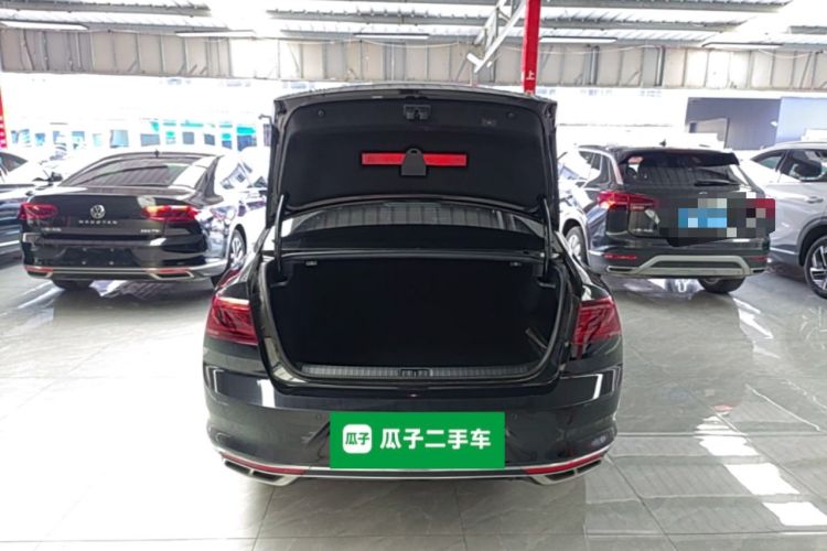 Used Volkswagen Magotan 2023 2 Million Units Commemorative Edition 330TSI DSG Luxury Version Trunk