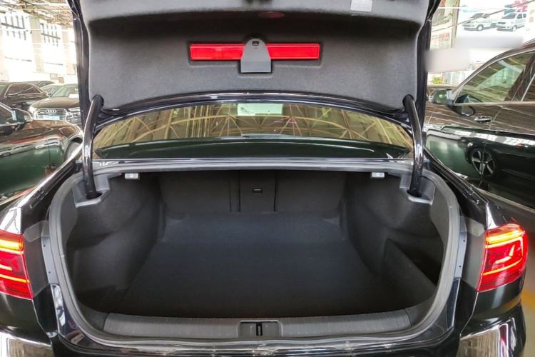 Used Volkswagen Magotan 2023 2 Million Units Limited Edition 280TSI DSG Leading Version Trunk