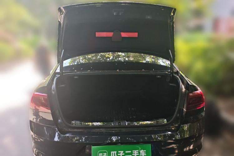 Used Volkswagen Magotan 2023 2 Million Units Limited-Edition 380TSI DSG Flagship Version Trunk