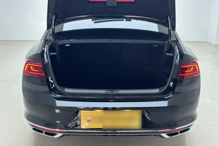 Used Volkswagen Magotan 2023 2 Million Units Commemorative Edition 330TSI DSG Luxury Version Trunk