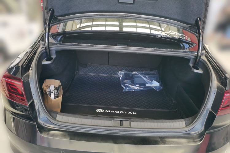 Used Volkswagen Magotan 2023 2 Million Units Limited-Edition 280TSI DSG Comfort Version Trunk