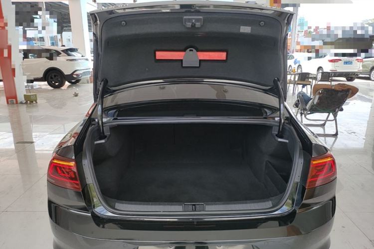 Used Volkswagen Magotan 2023 2 Million Units Limited-Edition 280TSI DSG Comfort Version Trunk