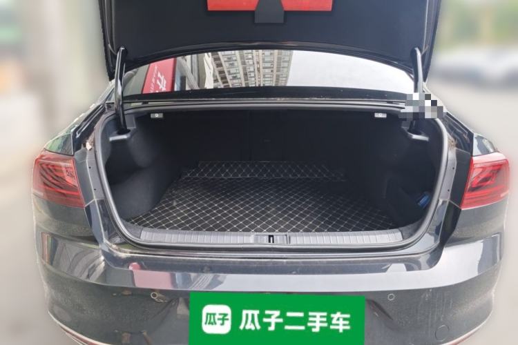 Used Volkswagen Magotan 2023 2 Million Units Limited-Edition 380TSI DSG Flagship Version Trunk