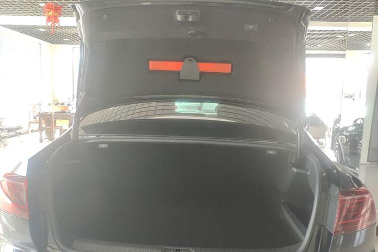 Used Volkswagen Magotan 2023 2 Million Units Limited-Edition 380TSI DSG Flagship Version Trunk