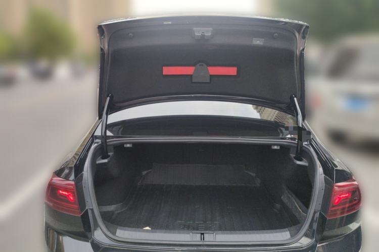 Used Volkswagen Magotan 2023 2 Million Units Commemorative Edition 330TSI DSG Luxury Version Trunk