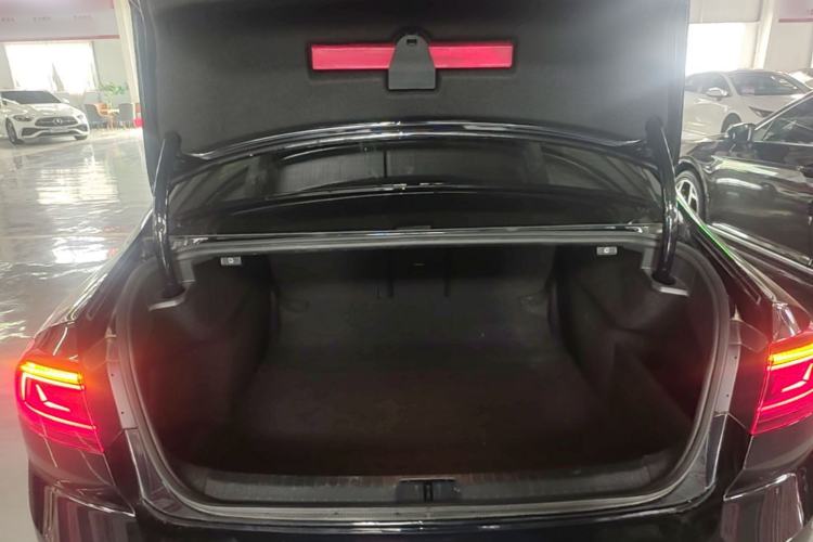 Used Volkswagen Magotan 2023 2 Million Units Limited Edition 280TSI DSG Leading Version Trunk