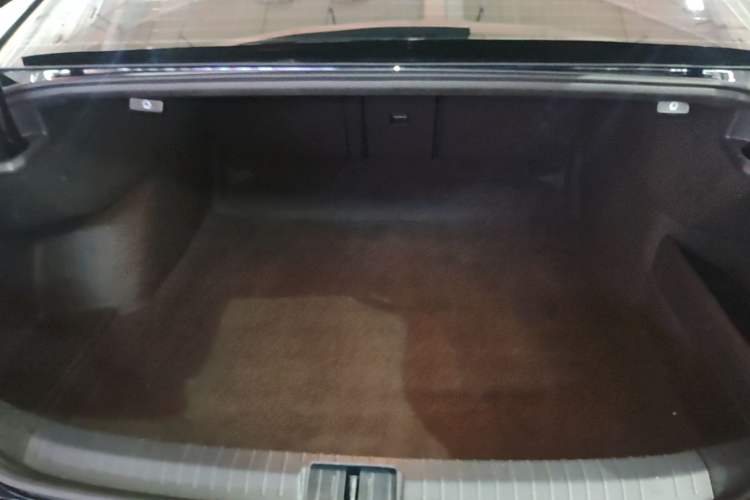 Used Volkswagen Magotan 2023 2 Million Units Limited Edition 330TSI DSG Leading Version Trunk