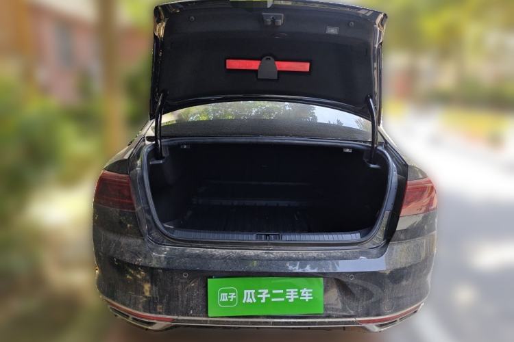 Used Volkswagen Magotan 2023 2 Million Units Commemorative Edition 330TSI DSG Luxury Version Trunk