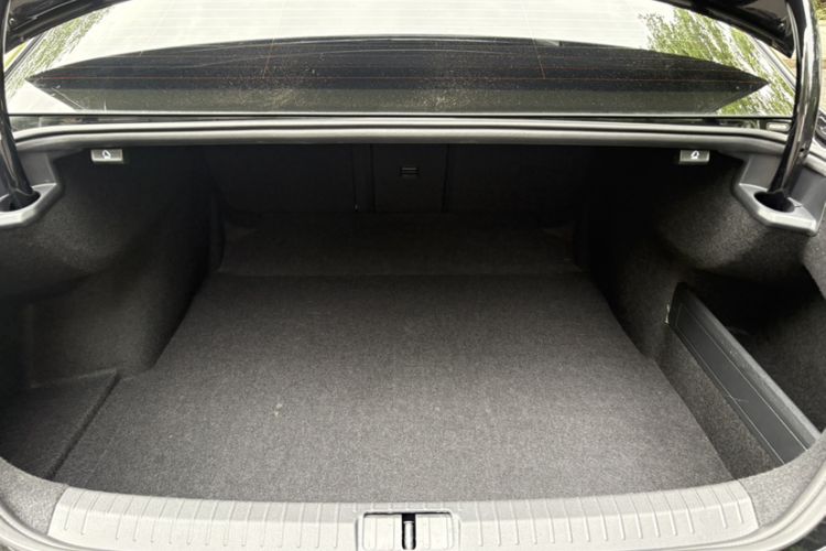 Used Volkswagen Magotan 2023 2 Million Units Limited Edition 330TSI DSG Leading Version Trunk