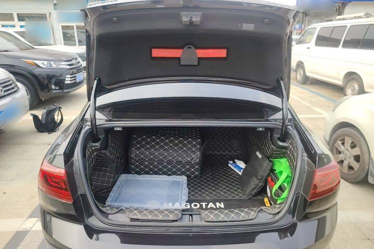 Used Volkswagen Magotan 2023 2 Million Units Limited Edition 330TSI DSG Leading Version Trunk