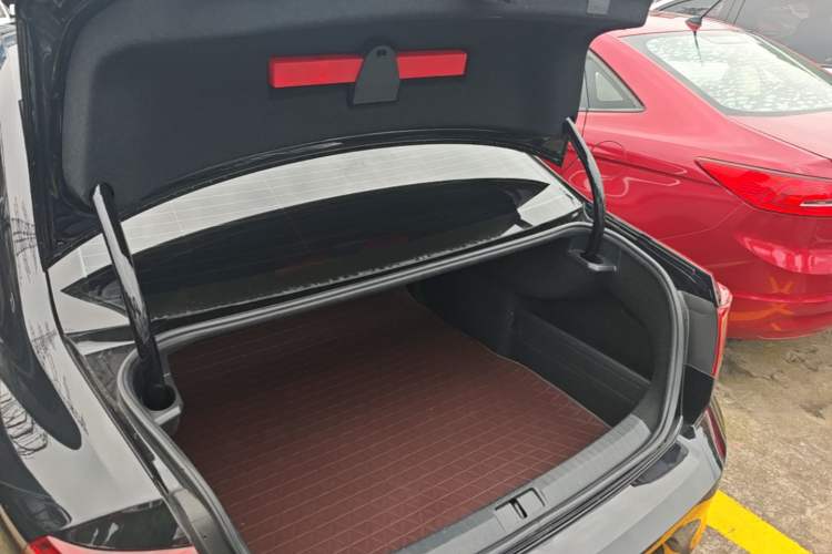 Used Volkswagen Magotan 2023 2 Million Units Limited-Edition 280TSI DSG Comfort Version Trunk