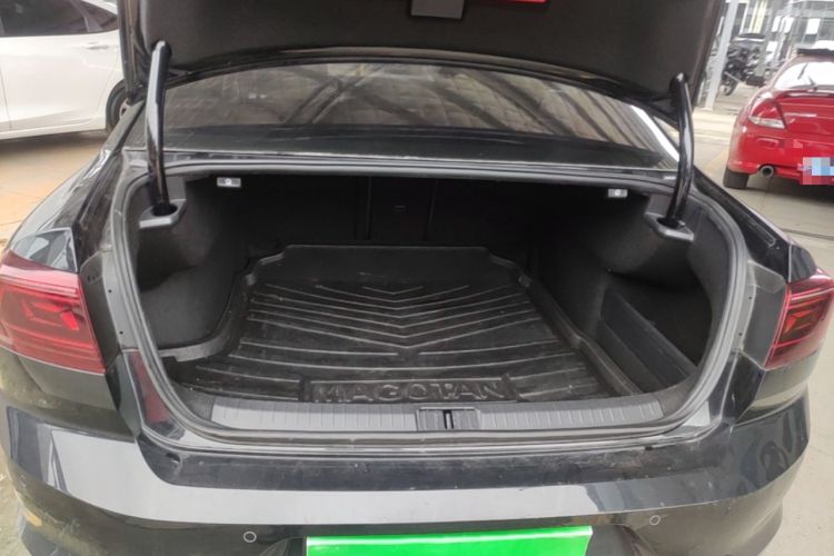 Used Volkswagen Magotan 2023 2 Million Units Commemorative Edition 330TSI DSG Luxury Version Trunk