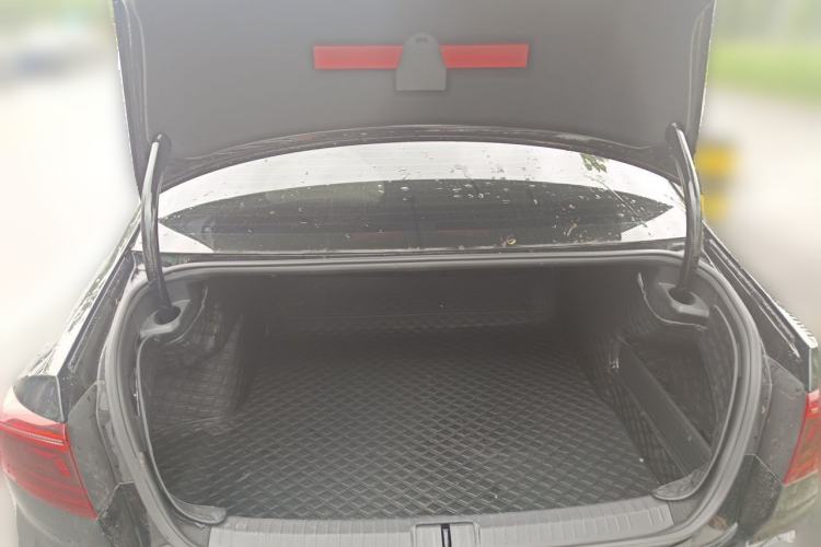 Used Volkswagen Magotan 2023 2 Million Units Commemorative Edition 330TSI DSG Luxury Version Trunk