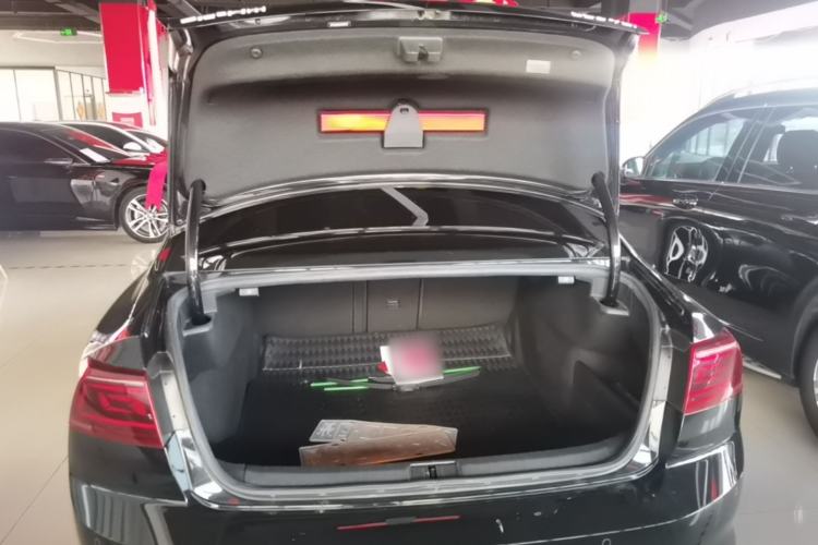 Used Volkswagen Magotan 2023 2 Million Units Limited Edition 330TSI DSG Leading Version Trunk
