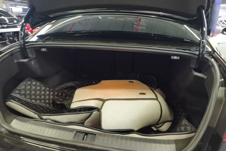 Used Volkswagen Magotan 2023 2 Million Units Limited Edition 330TSI DSG Leading Version Trunk
