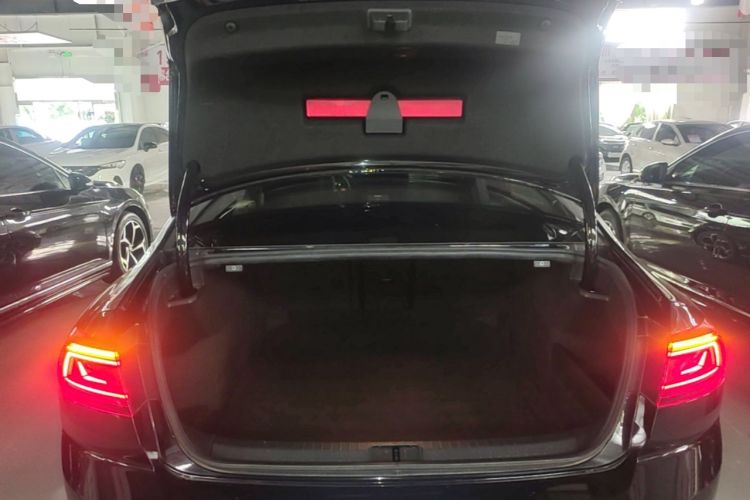 Used Volkswagen Magotan 2023 2 Million Units Limited Edition 280TSI DSG Leading Version Trunk