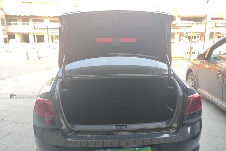 Used Volkswagen Magotan 2023 2 Million Units Limited-Edition 280TSI DSG Comfort Version Trunk