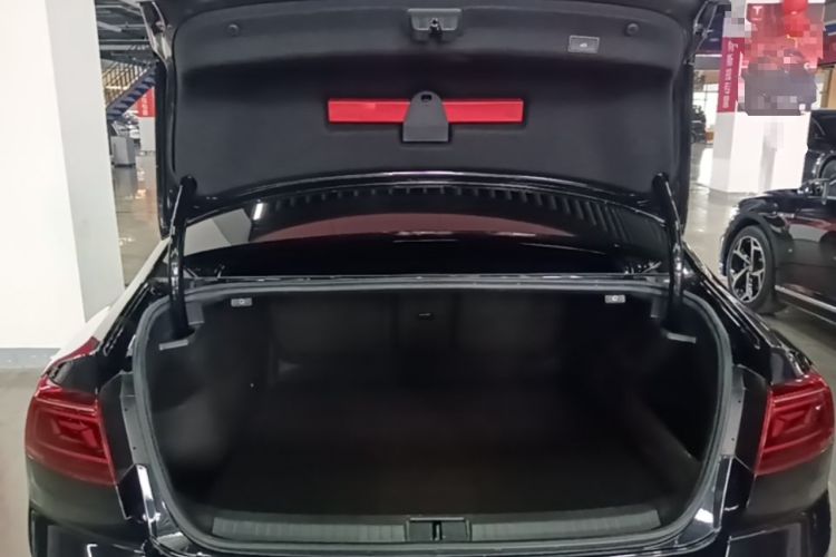 Used Volkswagen Magotan 2023 2 Million Units Limited-Edition 380TSI DSG Flagship Version Trunk