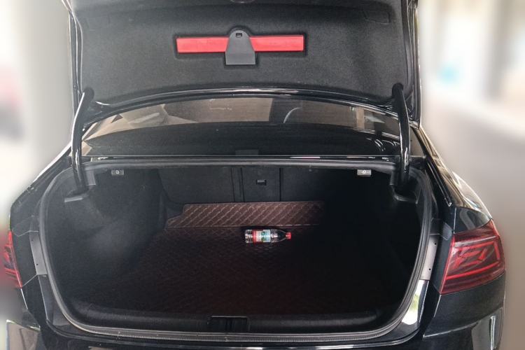 Used Volkswagen Magotan 2023 2 Million Units Limited Edition 330TSI DSG Leading Version Trunk