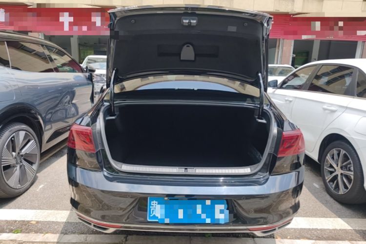 Used Volkswagen Magotan 2023 2 Million Units Limited-Edition 280TSI DSG Comfort Version Trunk