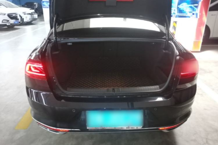 Used Volkswagen Magotan 2023 2 Million Units Limited Edition 330TSI DSG Leading Version Trunk