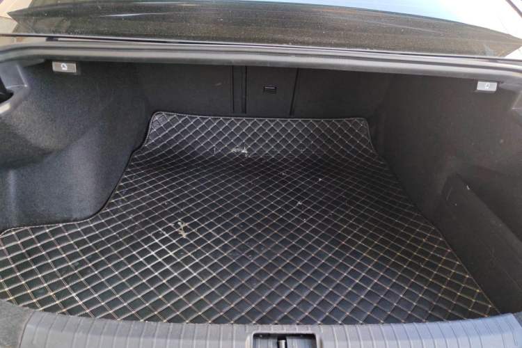 Used Volkswagen Magotan 2023 2 Million Units Limited Edition 330TSI DSG Leading Version Trunk