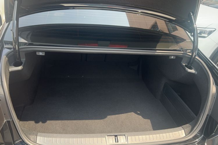 Used Volkswagen Magotan 2023 2 Million Units Limited Edition 330TSI DSG Leading Version Trunk
