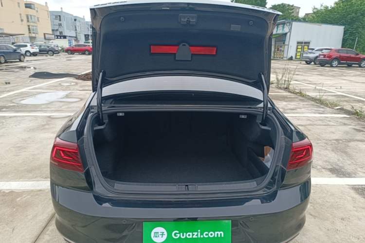 Used Volkswagen Magotan 2023 2 Million Units Limited Edition 330TSI DSG Leading Version Trunk