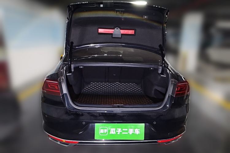 Used Volkswagen Magotan 2023 2 Million Units Commemorative Edition 330TSI DSG Luxury Version Trunk