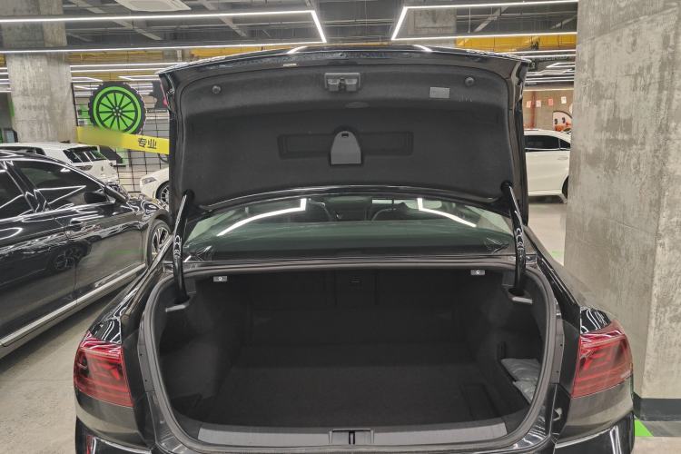 Used Volkswagen Magotan 2023 2 Million Units Limited Edition 330TSI DSG Leading Version Trunk