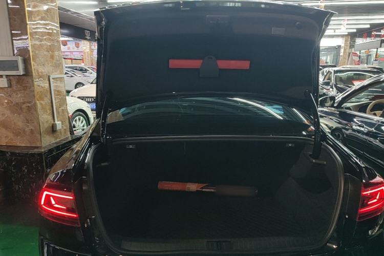 Used Volkswagen Magotan 2023 2 Million Units Limited Edition 280TSI DSG Leading Version Trunk
