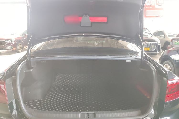 Used Volkswagen Magotan 2023 2 Million Units Commemorative Edition 330TSI DSG Luxury Version Trunk