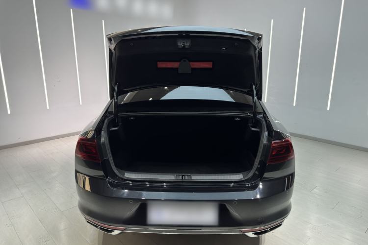 Used Volkswagen Magotan 2023 2 Million Units Limited Edition 330TSI DSG Leading Version Trunk
