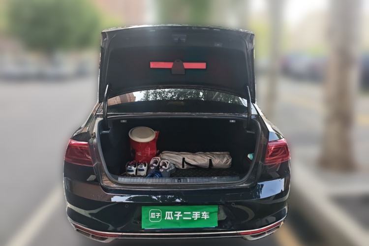 Used Volkswagen Magotan 2023 2 Million Units Commemorative Edition 330TSI DSG Luxury Version Trunk