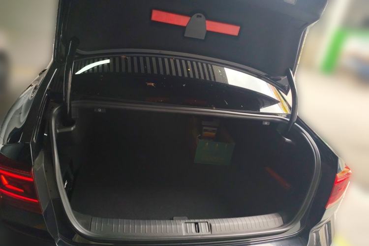 Used Volkswagen Magotan 2023 2 Million Units Limited-Edition 380TSI DSG Flagship Version Trunk