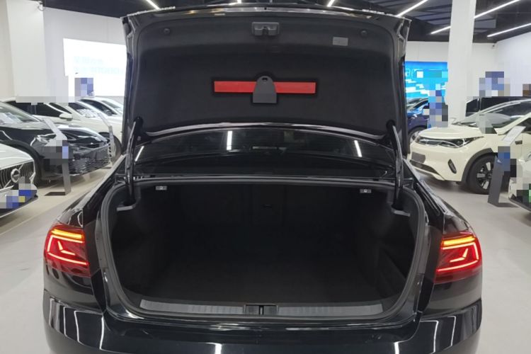 Used Volkswagen Magotan 2023 2 Million Units Limited Edition 330TSI DSG Leading Version Trunk