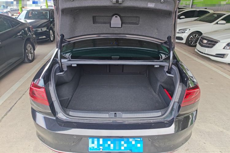 Used Volkswagen Magotan 2023 2 Million Units Limited-Edition 380TSI DSG Flagship Version Trunk