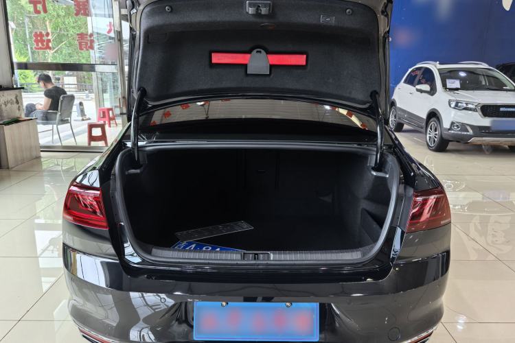 Used Volkswagen Magotan 2023 2 Million Units Commemorative Edition 330TSI DSG Luxury Version Trunk