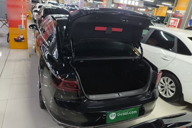 Used Volkswagen Magotan 2023 2 Million Units Commemorative Edition 330TSI DSG Luxury Version Trunk