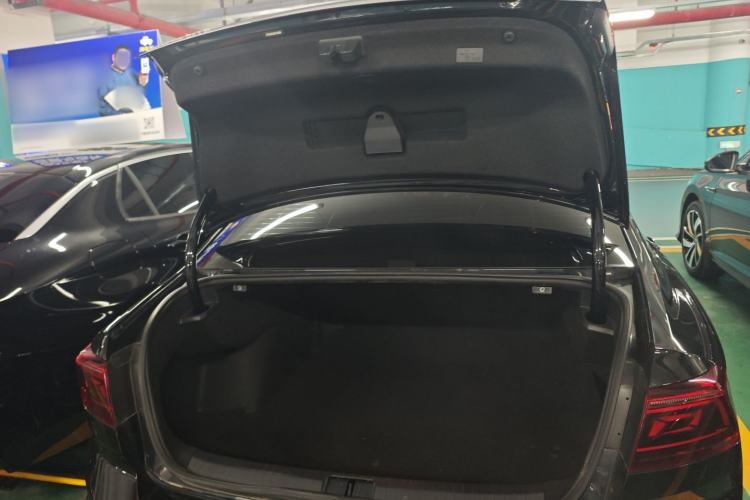 Used Volkswagen Magotan 2023 2 Million Units Limited Edition 330TSI DSG Leading Version Trunk